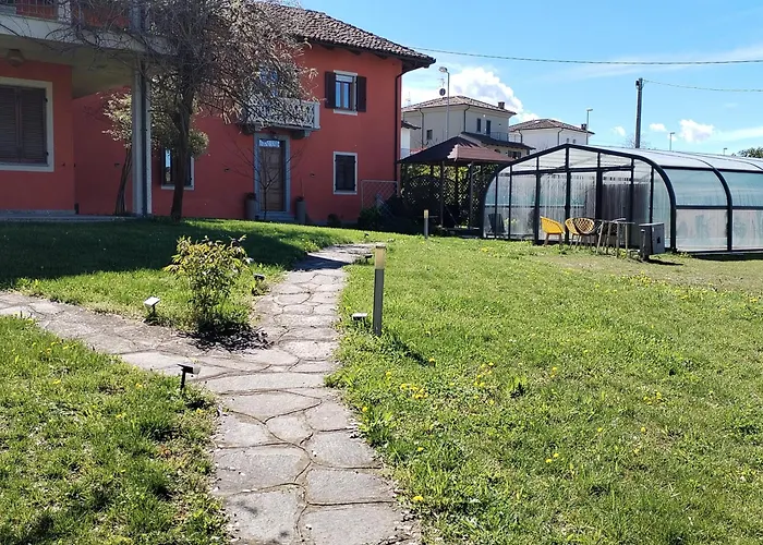 Samuela Πανσιόν Neive